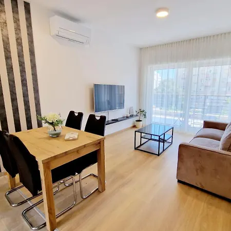 Elodie Апартаменти Спліт