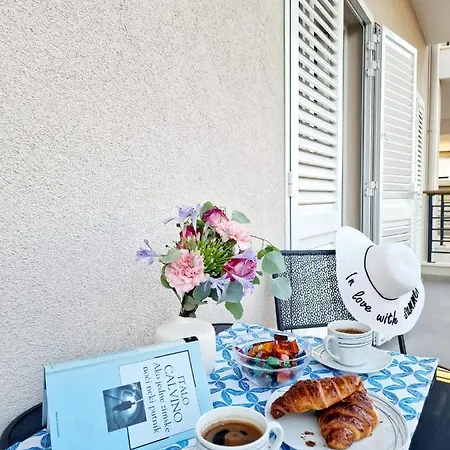 Elodie Апартаменти Спліт